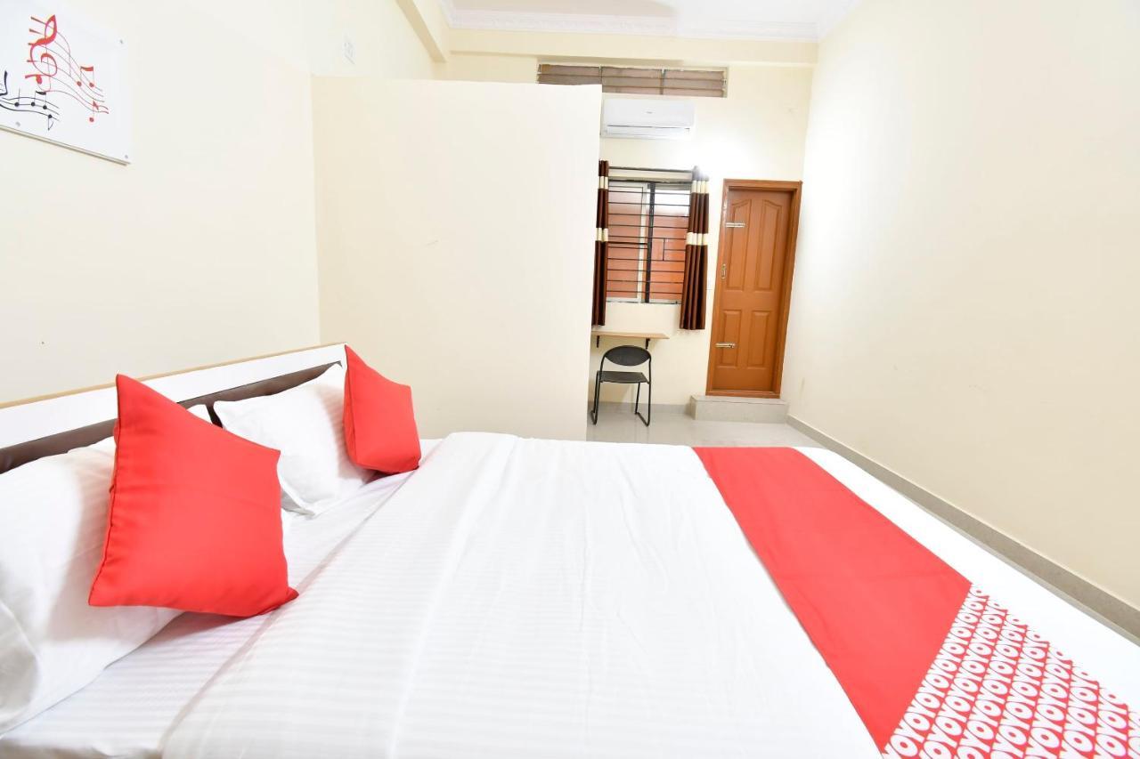 Oyo 44065 Sri Krishna Nilaya Hotel Bangalore Exterior foto