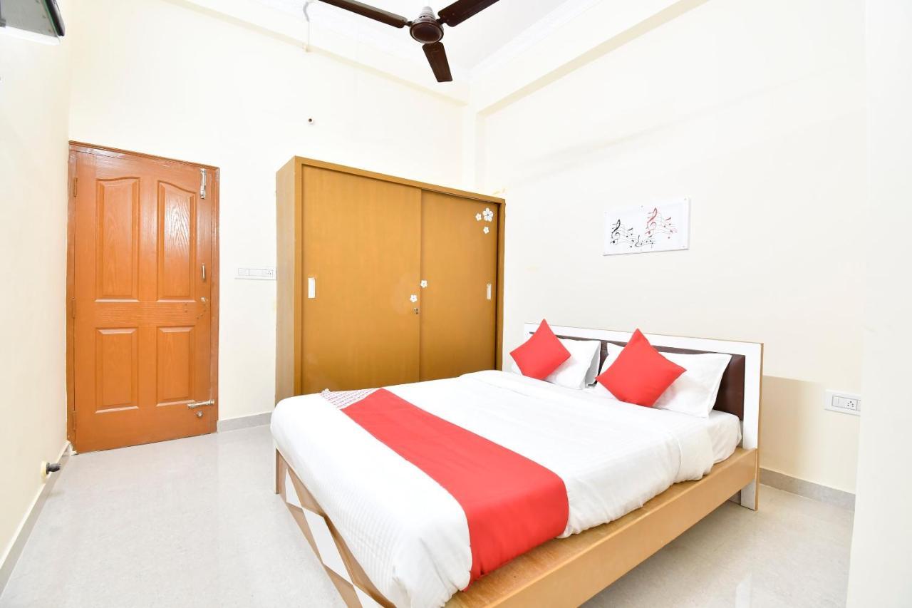 Oyo 44065 Sri Krishna Nilaya Hotel Bangalore Exterior foto